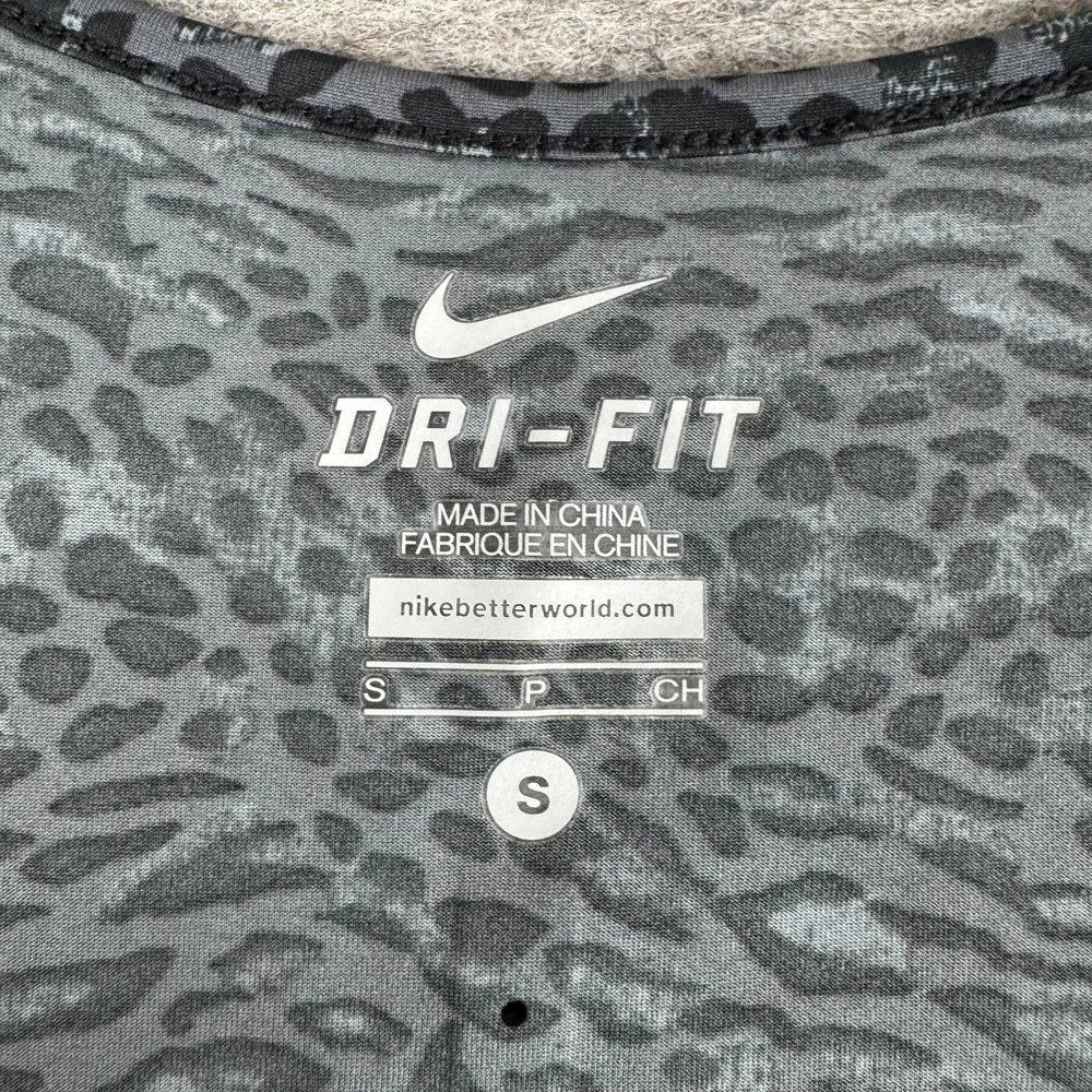 Nike Dri Fit Racing Running Crop Top Reflective Animal Priint Womens Small S